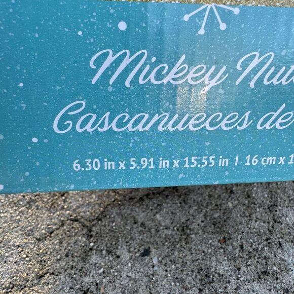 Disney 15-in Mickey Mouse Nutcracker Christmas Decoration Wreath Holiday New - Picture 5 of 5